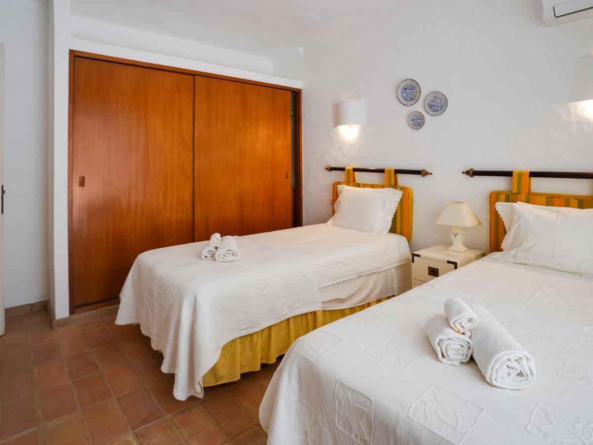 Roofed Villa In Albufeira With Private Swimming Pool Olhos de Agua (Albufeira) Quarto foto